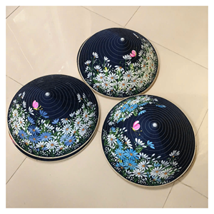 Sombrero Cónico con Marco de Bambú y Tejido de Hojas de Palma para Ceremonias Tradicionales, Eventos Culturales y Decoración, Origen Vietnam - Product Image 2