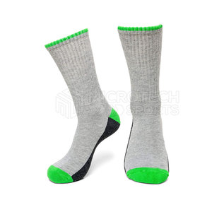 Chaussettes décontractées de haute qualité avec logo personnalisé pour hommes Prix d'usine disponible en style tricoté de haute qualité - Product Image 1