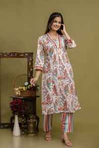 Trendy Long Kurti Set pour les femmes Vêtements ethniques fantaisie Parfait pour mariage et occasion Fournisseur en gros à l'exportation - Product Image 3