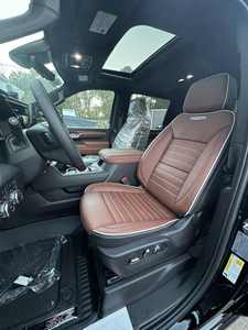 GMC Sierra 3500HD Denali Ultimate Usada 2025, Cabina Doble, 4x4 - Product Image 5