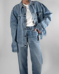 Vente en gros Nouveau 2025 Veste en jean personnalisable pour femmes élégantes avec logo personnalisé Garniture en fourrure confortable Look en détresse pour les vêtements d'hiver - Product Image 5
