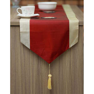 ผ้าปูโต๊ะสีแดงโกเมน อุปกรณ์ตกแต่งสุดหรูและสง่างามสำหรับโต๊ะอาหารของคุณ - Product Image 2