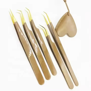 Ensemble de pinces à épiler professionnelles avec poignée antidérapante pour une isolation experte et des cils volumineux - Product Image 4
