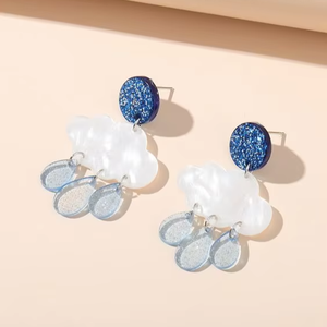 Boucles d'oreilles en bois de style ange en résine faites à la main pour femmes accessoire de mode de vente chaude pour les fêtes fabriquées en inde - Product Image 1