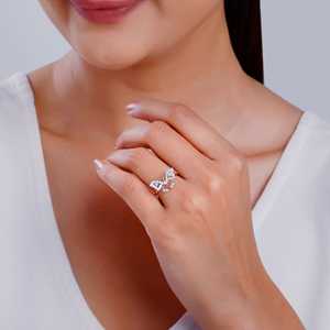 Bague en grappe Butterfly Dreams plaquée or rose et rhodium avec incrustation de diamants géométriques et de zircons pour mariage - Product Image 4