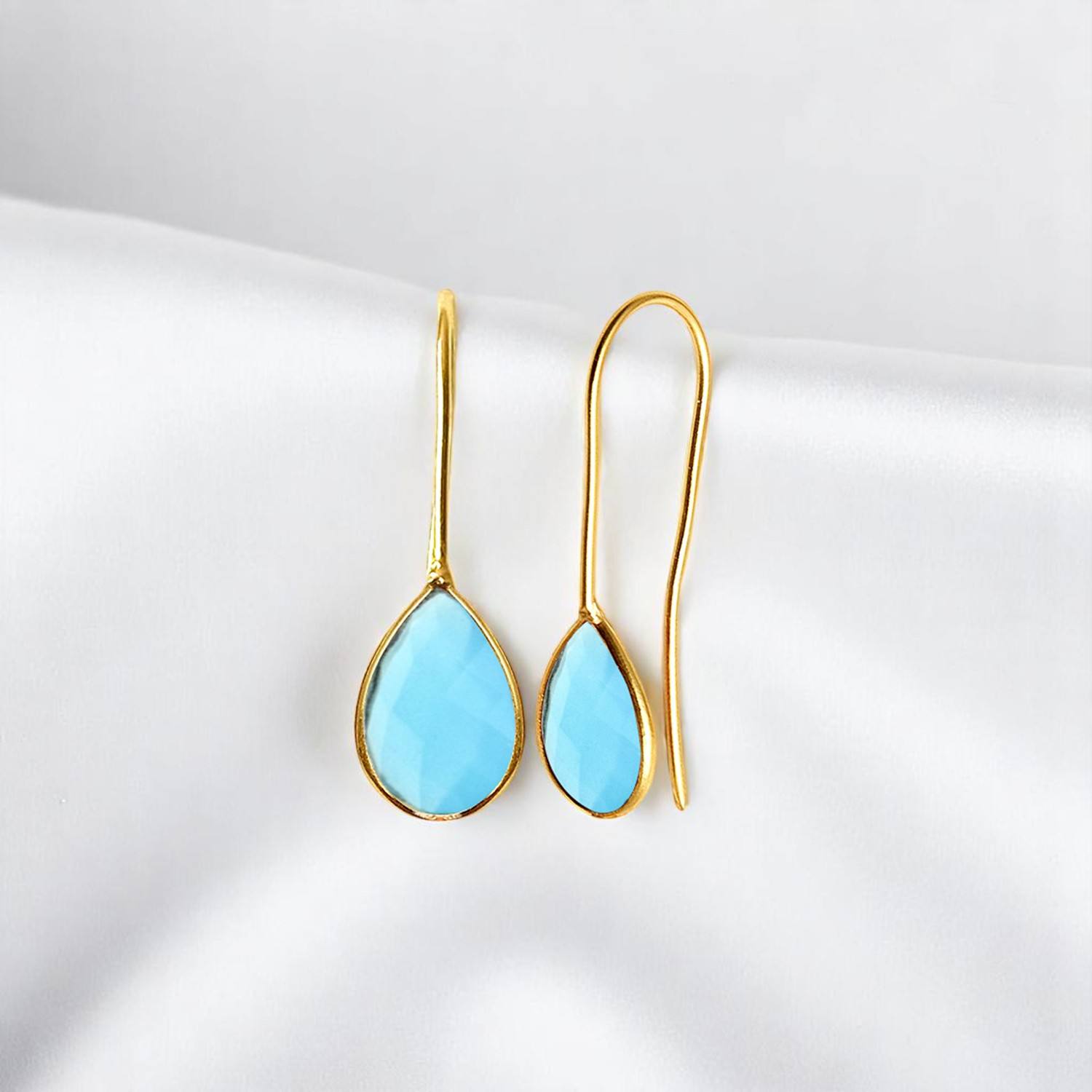 ฟ้า Chalcedony สีฟ้า