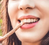 CrystalFresh Miswak, Barra de Mascar Natural, Blanqueador Dental Orgánico, Sabor Natural, Alternativa Ecológica al Cepillo de Dientes de Madera