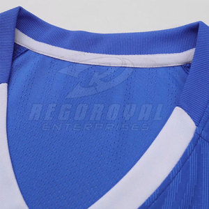 Service OEM Vêtements d'entraînement Uniforme de football Nouveau design Uniforme de football Uniforme de football à bas prix - Product Image 2