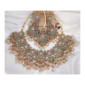 Conjunto de collar Kundan tradicional elegante con piedras multicolores y pendientes a juego, perfecto para bodas, ocasiones festivas - Product Image 1