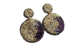 Pendientes Negros de Diseño Premium con Bordado de Cuentas Estilo Mardi Gras, Hechos a Mano, Elegantes y a la Moda - Product Image 5