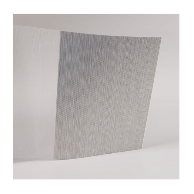 สีเทาอ่อน