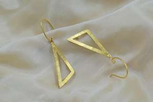 Venta al por mayor nueva llegada última tendencia hecha a mano chapado en oro pendientes de latón para niñas y mujeres - Product Image 5