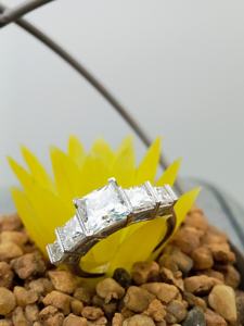 Bague de mariage Hip Hop de luxe en or 14 carats pour femme pour fête classique certifiée VVS Full Princess Cut Baguette Diamond - Product Image 6