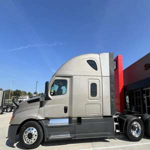 Camions de transport lourd d'occasion avec cabine couchable, intérieur spacieux, grande autonomie, Euro 2, automatique, 6x4, conduite à gauche - Product Image 3