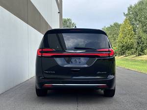 Chrysler Pacific Hybrid Touring L d'occasion à bas prix, modèle 2022, à vendre - Product Image 5