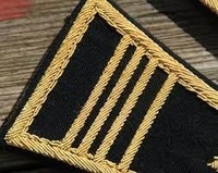 Haute vente 2024 sur mesure OEM épaule rang matériel de qualité supérieure avec taille de couleur personnalisée et logo imprimé épaule rang