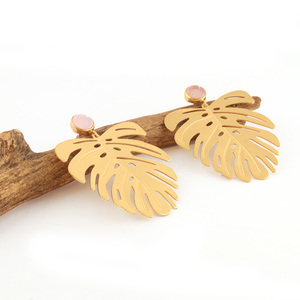 Diseñador de lujo Sugar Druzy Leaf Pendientes Fino Push Back Stud con perla para bodas Regalo de boda perfecto para ella - Product Image 3