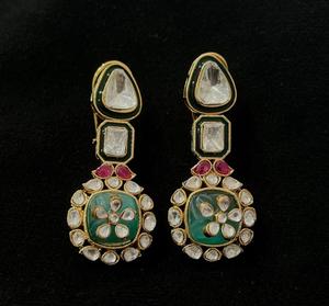 Boucles d'oreilles tendance en moissanite plaquées or de qualité supérieure, collection pour femmes et jeunes filles, idéales pour les mariages et les soirées - Product Image 3