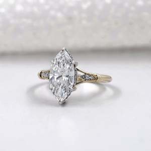 Anillo de Compromiso con Corte Marquesa de Diseño Vintage, Certificado por IGI, con Diamante Cultivado en Laboratorio y Oro Blanco - Product Image 3
