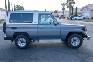 PRÊT À CONDUIRE - VÉHICULE D'OCCASION À VOLANT À GAUCHE |   Conduite à droite |   TOYOTA LAND CRUISER HZJ73 1996 - Product Image 2