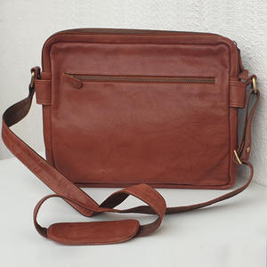 Vente en gros Sac pour ordinateur portable à bandoulière en cuir PU de haute qualité pour les voyages d'affaires Sac pour ordinateur portable Messenger de haute qualité - Product Image 2