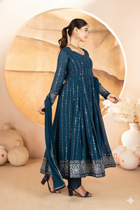 Ensemble Kurta Anarkali pour femmes Unity Luxure, en rayonne de qualité supérieure, imprimé avec du tissu métallisé, avec dupatta assorti, tenue ethnique de luxe pour les fêtes - Product Image 4