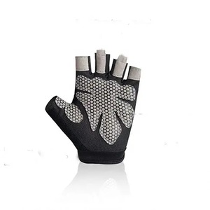 Gants de gymnastique en spandex demi-doigt de la meilleure qualité pour femmes, entraînement de fitness sportif personnalisé avec prix de qualité durable pour une utilisation en extérieur - Product Image 6