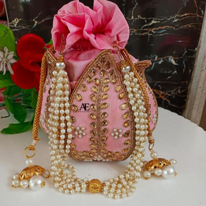 Nueva llegada impresionante hecho a mano estampado en relieve multicolor Zardozi trabajo nupcial noche monedero mujeres tradicional Potli cadena monederos - Product Image 1