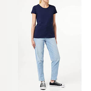 Camiseta ajustada para mujer hecha a medida, Camiseta de algodón de alta calidad para un uso moderno y cómodo - Product Image 3