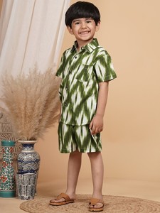 À la mode garçons imprimé fleuri Coord ensemble doux respirant coton à manches courtes chemise poche correspondant Shorts décontracté tenue d'été pour - Product Image 2