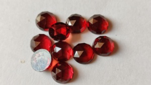 Lot du fabricant de pierres précieuses de quartz grenat naturel à facettes taille rose 3mm pierres de couleur rouge prix de gros du Mozambique - Product Image 6