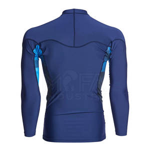 Bulk Men Rash Guard Tops Chemises de bain avec logo personnalisé pour le surf, la plongée et le fitness Rash Guard - Product Image 2