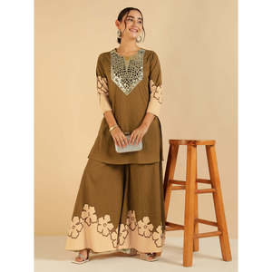 Conjunto coordinado de Kurti y Sharara de crepé con estampado floral bohemio marrón, ecológico, para todas las estaciones, con mangas tres cuartos. - Product Image 1