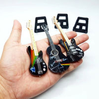 Guitare miniature 10 CM de hauteur artisanat en bois pour les décorations pour la maison