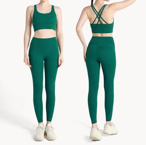 Ensemble de fitness deux pièces grande taille pour femmes haut d'entraînement à manches longues et pantalon de yoga taille haute avec leggings - Product Image 2