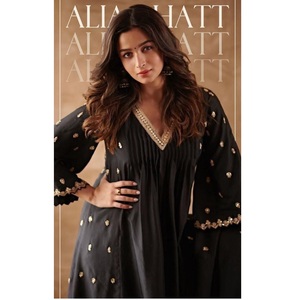 Vêtements indiens ethniques pour femmes Salwar Kameez Georgette pakistanaise, costume à broderie séquentielle, tenue de fête pour mariages - Product Image 1