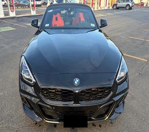 BMW Z4 M40i essence 2024, faible kilométrage - Product Image 1