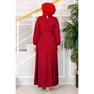 Asmara Robe hijab rouge à ceinture Abaya longue et modeste de luxe pour filles et garçons Tailles XS à XXL Robe en tissu Chemisier numérique - Product Image 3