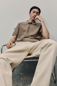 Jersey de manga corta con cuello en V y mezcla de viscos y poliéster de corte regular para hombre, camisetas de marca personalizada ODM y OEM a precio justo - Product Image 4