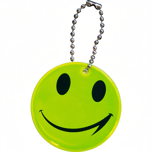 Pendentif souriant personnalisé en PVC OTIS, porte-clés et mousquetons promotionnels personnalisables - Product Image 2