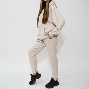 2025 élégant femmes coton à capuche survêtement à manches longues décontracté tenue de course solide motif hauts courts pour l'hiver prix de gros - Product Image 5