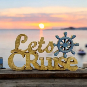 Décoration nautique en bois « Lets Cruise » avec accent de roue de bateau, design artisanal, parfait pour la décoration de table à thème plage - Product Image 1
