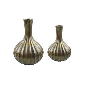 Vase à fleurs design ancien modèle avec finition antique en cuivre et vase design en métal massif de la plus haute qualité - Product Image 5