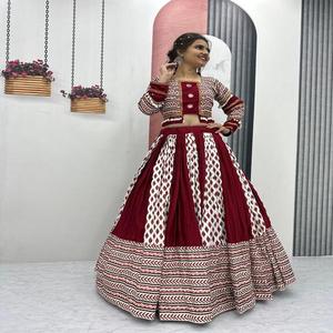 Vente en gros Vastra Saili Ensemble Lehenga Choli pour femme, longueur au sol, style évasé, 6 mètres, pour fêtes et festivals, en coton rayonne avec miroirs authentiques - Product Image 3