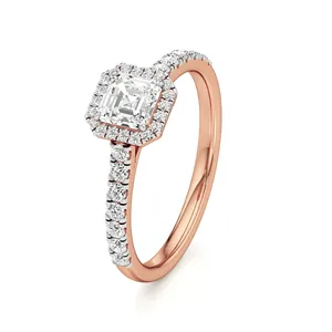 แหวนหมั้นเพชรทรง Asscher-Cut ประดับด้วย Halo อย่างงดงาม - Product Image 1