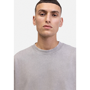 T-shirt tendance à épaules tombantes pour homme, coupe ample en coton, style streetwear décontracté, idéal pour l'été, design personnalisé, fabrication OEM, marque privée, livraison rapide - Product Image 4