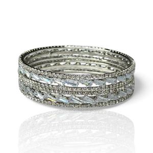 Conjunto de Brazaletes de Perlas de Plata de Primera Calidad con Corte Esmeralda y Acabado en Rodio, Resistente al Deslustre, Moderno, Listo para Envío, Ideal para Bodas - Product Image 4