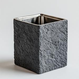 Elegante y moderno soporte para cepillos de dientes de metal diseñado para una organización impecable del baño que proporciona una forma atractiva y una estructura estable. - Product Image 1