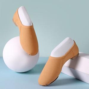 Chaussures de danse Jazz OEM en gros roses pliables jetables pour femmes, tige en microfibre, doublure en coton, semelle extérieure en cuir véritable - Product Image 5