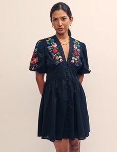 Vestido de Fiesta Elegante a la Rodilla, Corte en A, Cuello en V, Negro, Bordado Floral, Estilo Starlight, 100% Algodón Ecológico, al Mejor Precio - Product Image 2